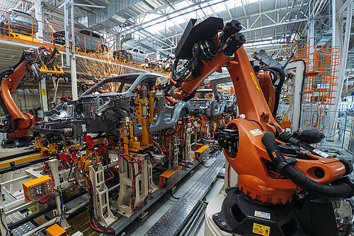 Produção de carros com robôs