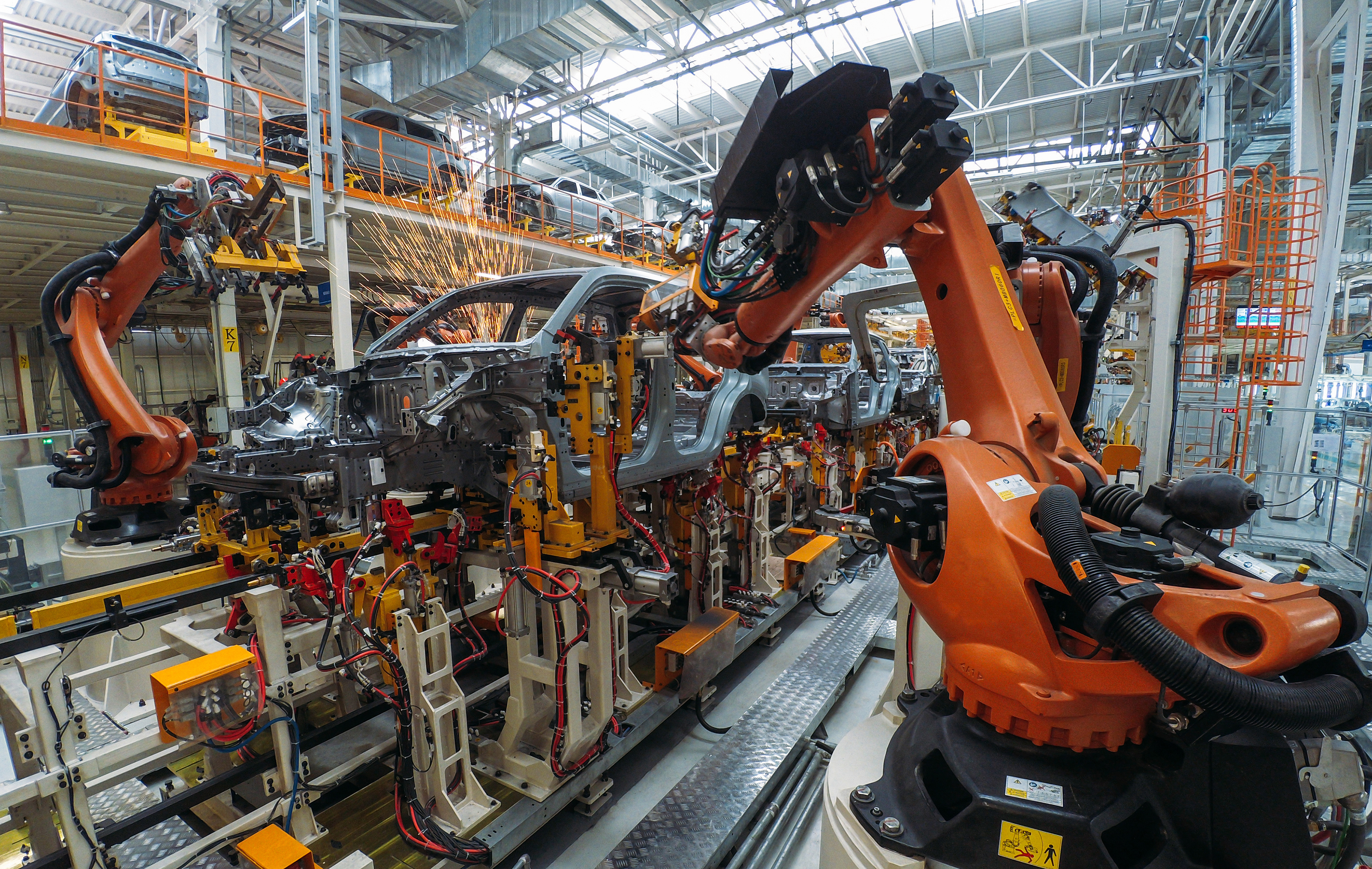 Production de voitures avec des robots